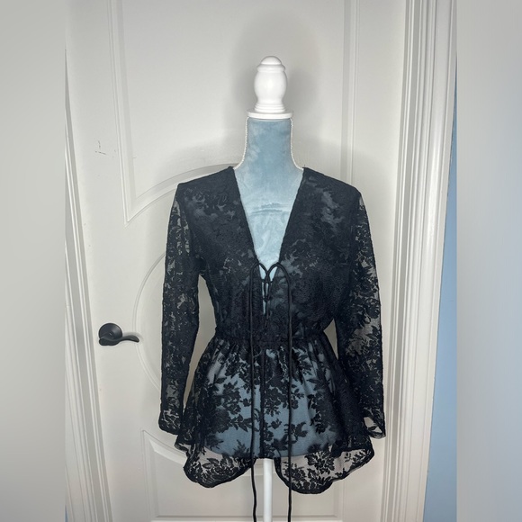 Rat & Boa Lace Romper - Picture 2 of 6